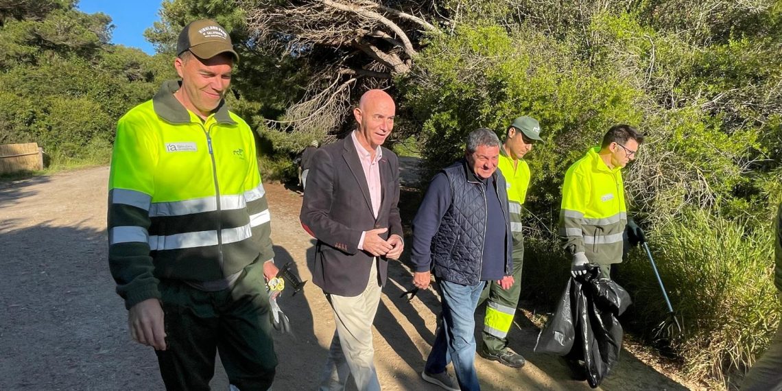 El Ayuntamiento de Valencia garantiza la limpieza permanente de la Devesa con un contrato pionero