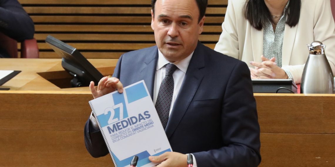 Pérez Llorca recurrirá el decreto de regularización de migrantes ante los tribunales