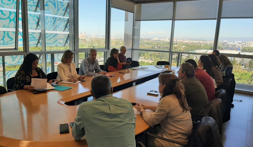 Hacienda plantea a los sindicatos un nuevo modelo de teletrabajo en la Administración más ágil y menos burocrático