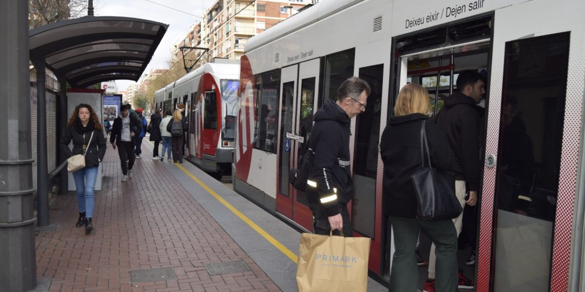 Las mujeres y los menores de 25 años lideran el perfil del usuario de Metrovalencia