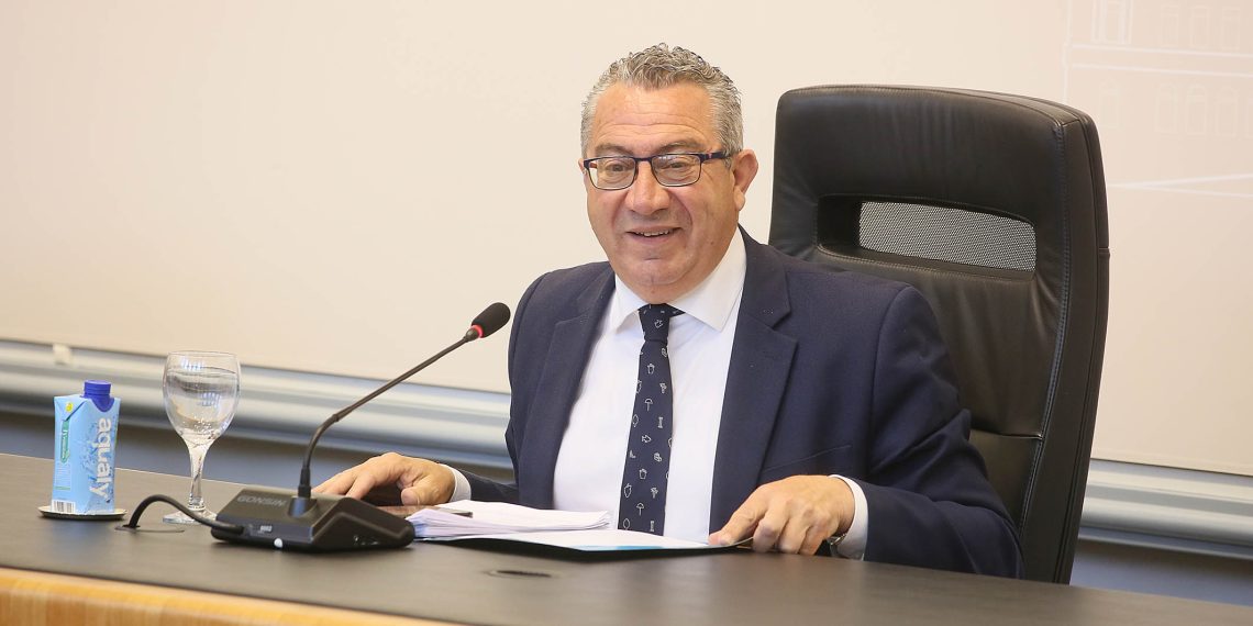El pleno de la Diputación de Alicante rechaza las mociones del PSOE y Vox
