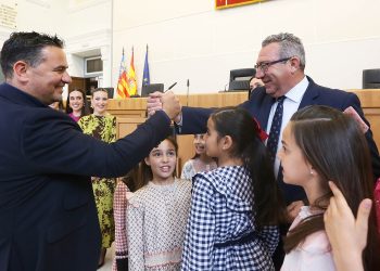 Toni Pérez recibe a les Belleses del Foc 2026 en el Palacio Provincial