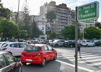 Valencia elimina el ámbar intermitente en cruces conflictivos de Mestalla y L’Exposició