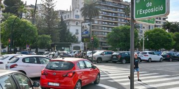 Valencia elimina el ámbar intermitente en cruces conflictivos de Mestalla y L’Exposició