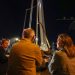 Escaladores y operadores en grúas que alcanzan los 90 metros de altura trabajan para reparar y mejorar el Pont de l’Assut de l’Or