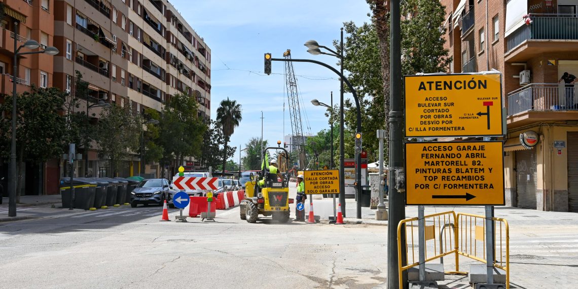 El desvío provisional para el tráfico de salida del barrio de Malilla ya se encuentra operativo