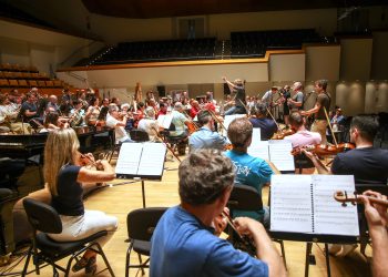La Habitación Roja prepara en el Palau de la Música su concierto sinfónico en Valencia
