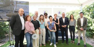 Albatera da inicio a la campaña de la breva con su tradicional corte simbólico en Alicante