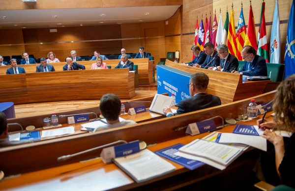 Las diputaciones reclaman una reforma urgente de la financiación local en la reunión de la FEMP
