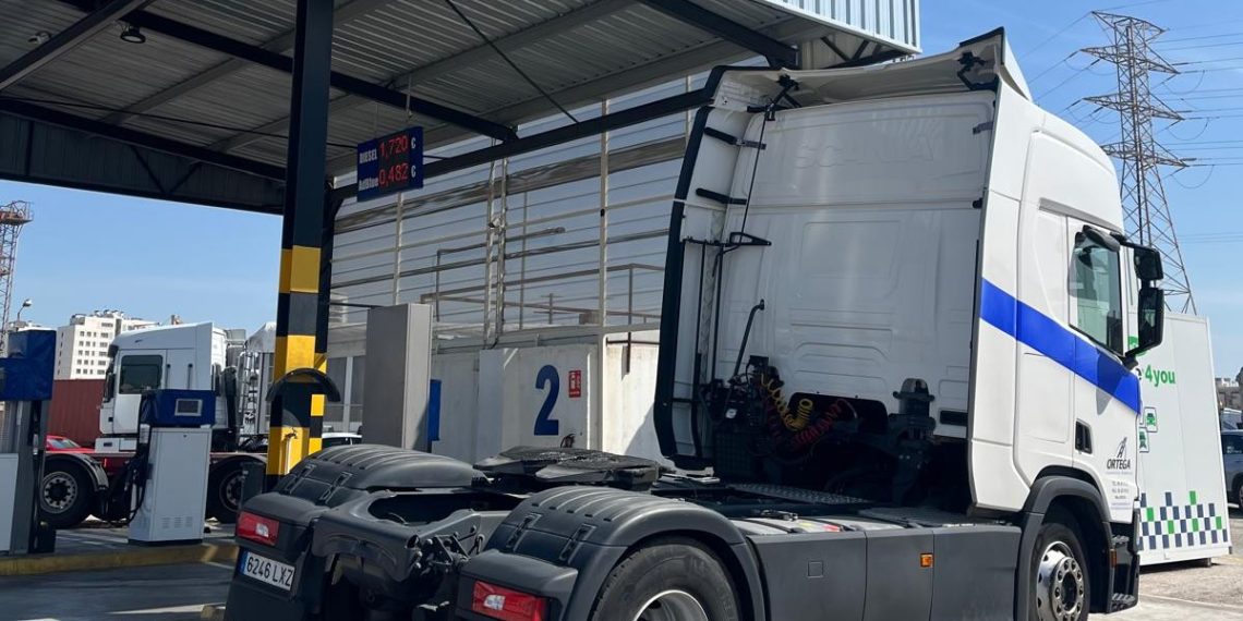 Las ITV colapsan el transporte valenciano y provocan pérdidas de 600 euros diarios por camión