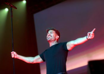 Pablo Alborán conquista el Roig Arena ante más de 16.000 espectadores