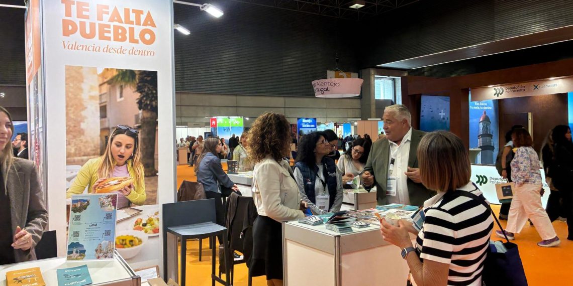 La Diputación de Valencia promociona su oferta estival en la feria Expovacaciones de Bilbao