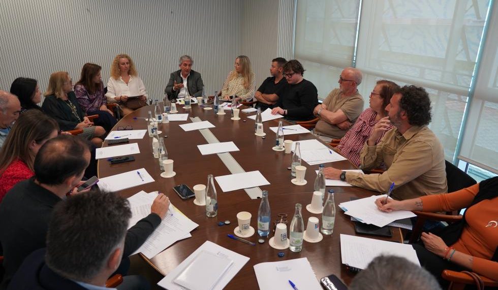 La Generalitat crea una mesa de trabajo con asociaciones de afectados por la DANA