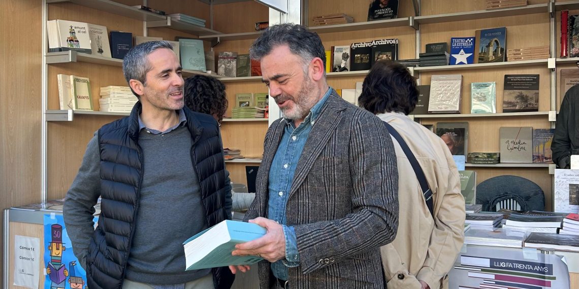 José Díez destaca el papel de la librería Llig en la difusión cultural valenciana