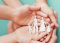 La Generalitat destina 600.000 euros en ayudas para familias en colegios e institutos