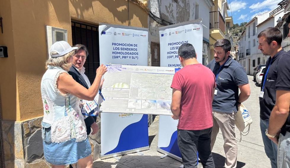 La Generalitat impulsa senderos en 21 municipios de Valencia para combatir la despoblación