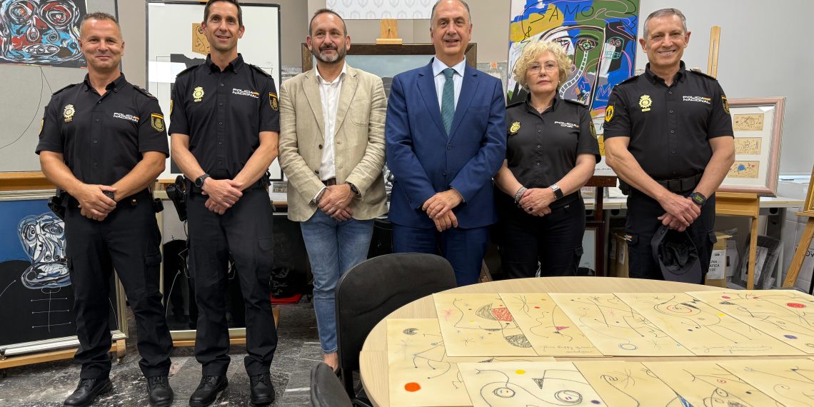 La Policía de la Generalitat interviene 39 obras falsificadas atribuidas a Saura, Miró y Basquiat