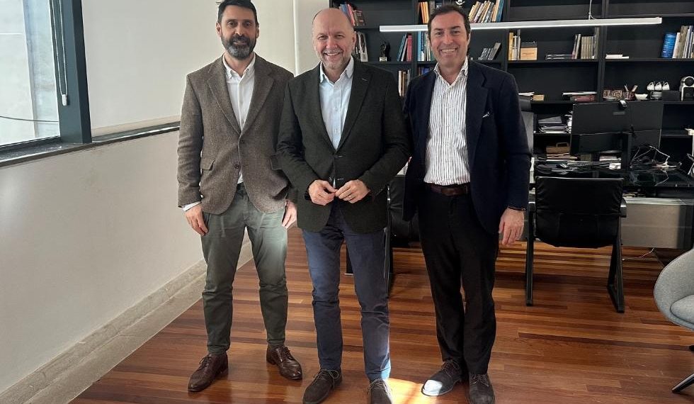 El IVF financia a la biotecnológica Overgenes para impulsar su plataforma de inteligencia genética
