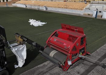 Ivace+i Innovación impulsa el reciclaje integral de césped artificial para crear mobiliario deportivo y nueva hierba sintética