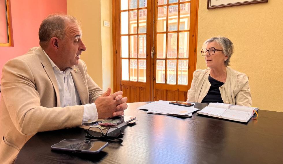 La Generalitat refuerza la colaboración con Torremanzanas y Aigües para atender las necesidades de ambos municipios