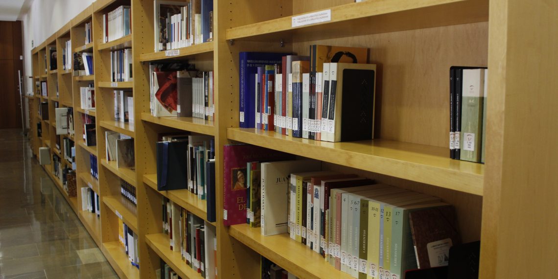 Un millar de libros del fondo editorial llegan a 36 bibliotecas de la Comunitat Valenciana