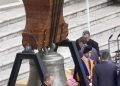 El Papa León XIV bendice en el Vaticano la nueva campana de San Nicolás de Valencia