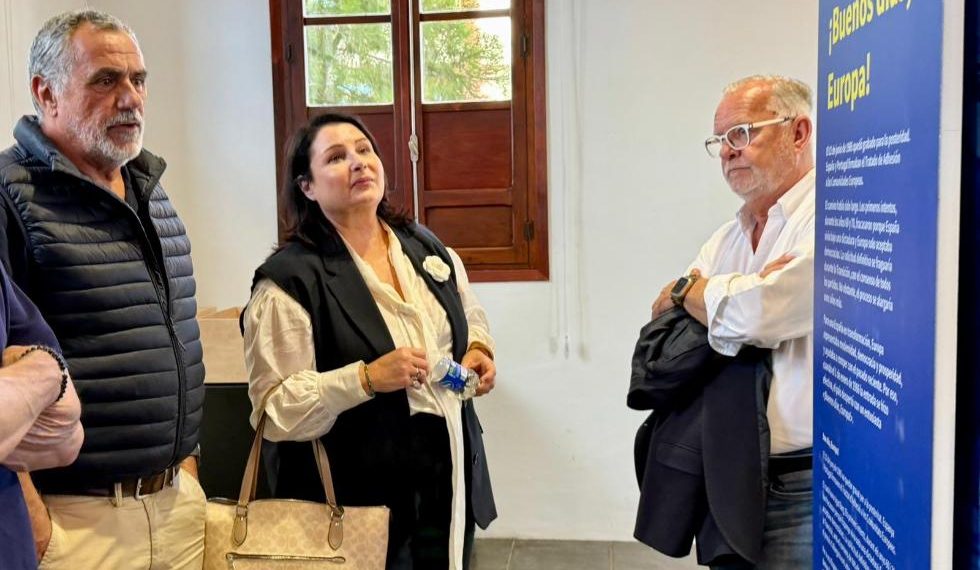 La Generalitat inaugura en l’Alfàs del Pi una exposición por los 40 años de España en la UE