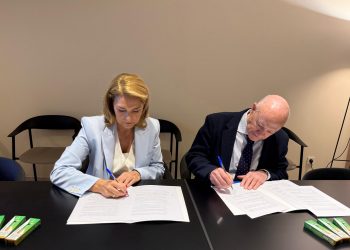 El IVAJ y la AECC impulsan la prevención del cáncer entre jóvenes valencianos
