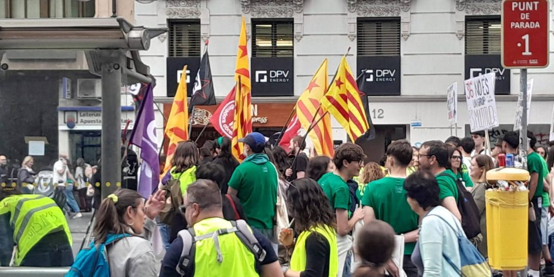 Lo Rat Penat denuncia el «Chantage Llingüístic» aprofitant la folga educativa
