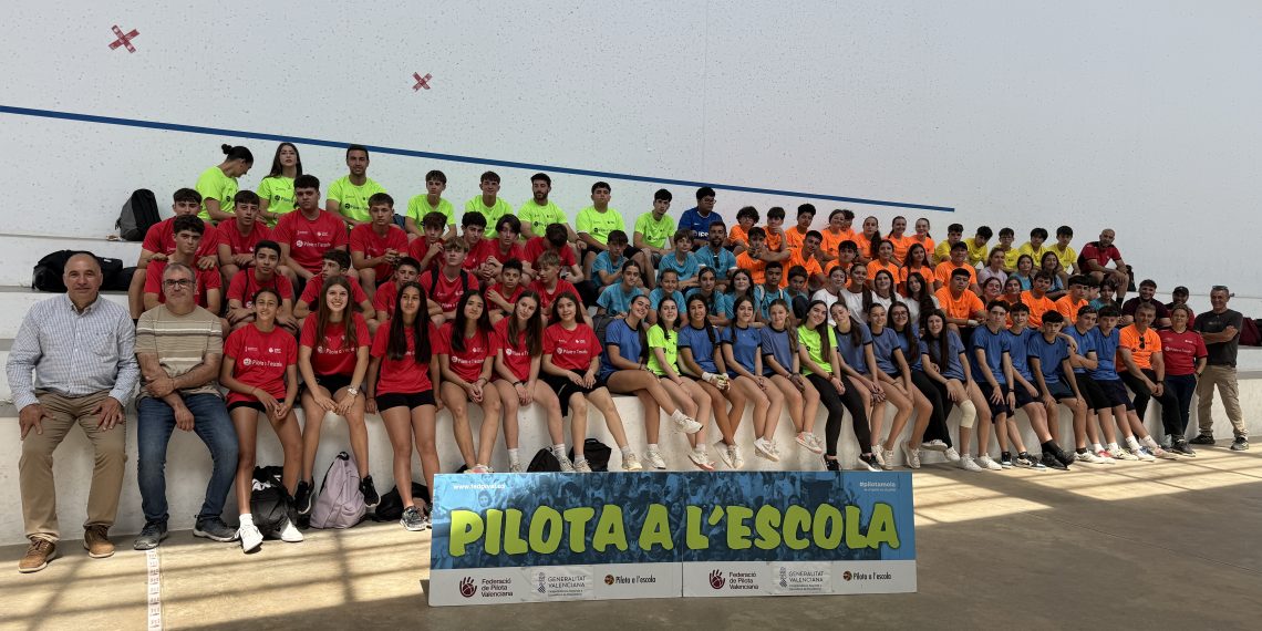 Massalfassar corona a los mejores equipos de Secundaria de Pilota a l’Escola en Valencia