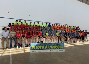 Massalfassar corona a los mejores equipos de Secundaria de Pilota a l’Escola en Valencia