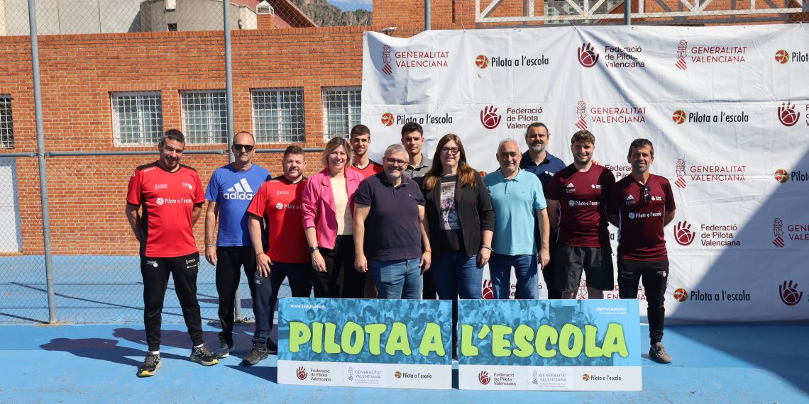 350 alumnos participan en la Trobada de Pilota a l’Escola en Tavernes de la Valldigna