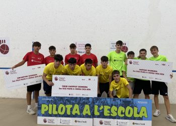 Castellón corona a los mejores centros de Secundaria en la final de Pilota a l’Escola en Valencia