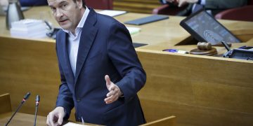 Pastor acusa al Gobierno de poner en riesgo las ayudas de vehículos para afectados por la DANA