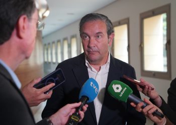 Pastor critica la ausencia del Gobierno en la comisión de la DANA en Les Corts