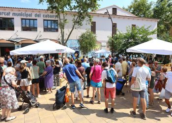 El Mercado del Cabañal celebra la IV Entrada de la Clóchina con 4.000 degustaciones