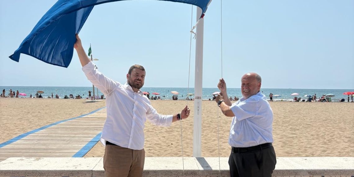 La Pobla de Farnals revalida sus dos banderas azules y consolida su modelo de playa sostenible
