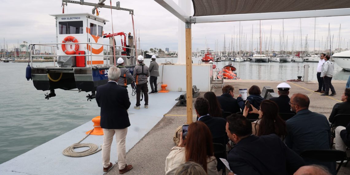 Marina Norte presenta NetBoat, la nueva embarcación eléctrica para la limpieza del puerto