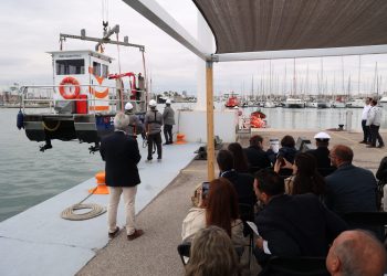 Marina Norte presenta NetBoat, la nueva embarcación eléctrica para la limpieza del puerto