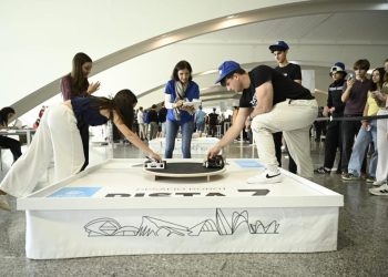Casi 1.000 estudiantes compiten en Valencia con 229 robots en el ‘Desafío Robot’