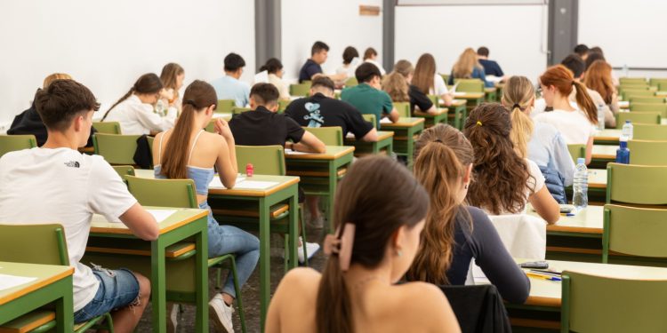 La PAU arranca en la Comunitat este martes con 25.000 alumnos y 55 tribunales