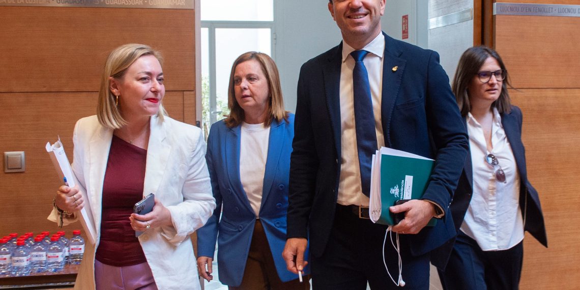 La Diputación de Valencia financiará la sala multiusos de Anna, la plaza de Piles y el nuevo mercado de Ayora con el Pla Obert