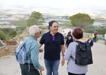 Pérez Llorca participa en la tradicional romería de San Pascual Bailón en Monforte del Cid