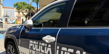 La Policía Local de La Pobla de Farnals implanta cámaras móviles para detectar matrículas en Valencia