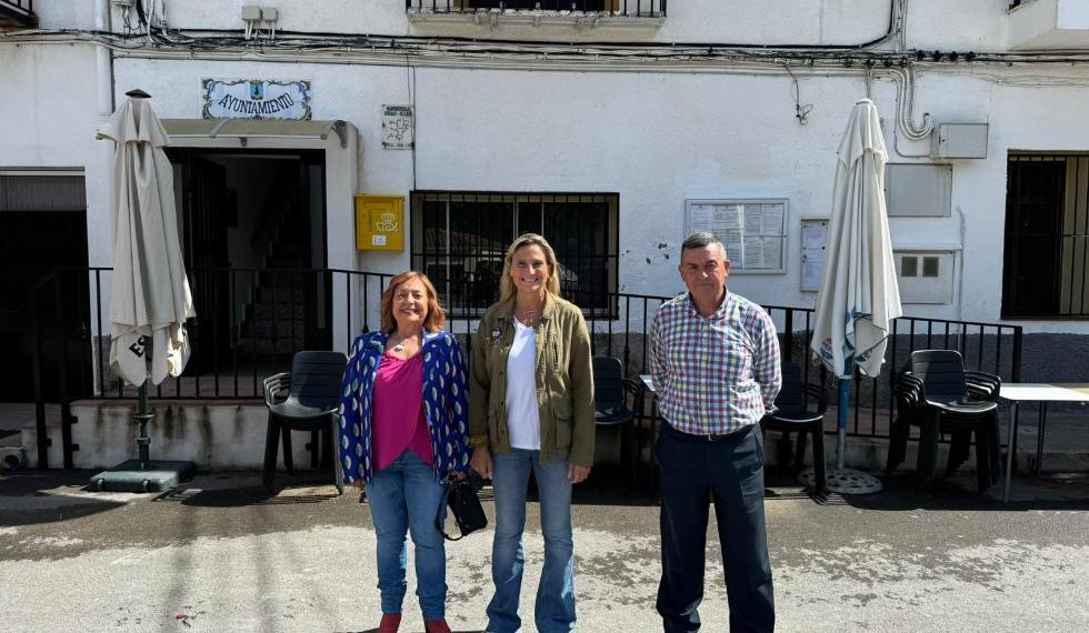 La delegada del Consell en Castellón visita Villamalur para reforzar la colaboración institucional en Valencia