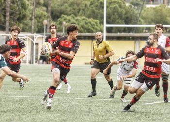 El CAU Valencia vence con sufrimiento al CAR Sevilla y acaricia la División de Honor Élite