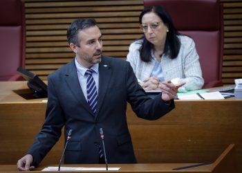Miguel Pascual (VOX) al PSOE: «Mientras regularizan a un millón de ilegales, nuestros jóvenes siguen sin poder alquilar o comprar una vivienda»