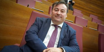 David Muñoz: «No es aceptable gastar 6.500 euros al mes por MENA con valencianos que no llegan a fin de mes»
