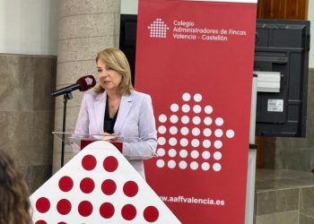 Camarero reivindica el papel de la mujer en la administración de fincas en Valencia
