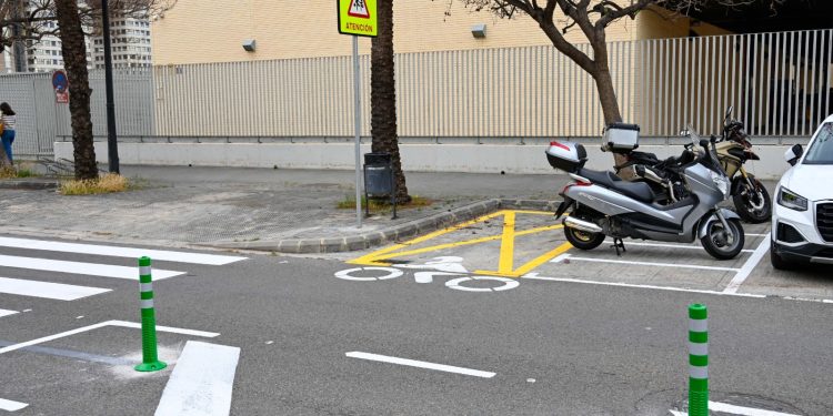 Valencia pacifica el tráfico en el entorno del IES Cabanyal con nuevas medidas de seguridad vial